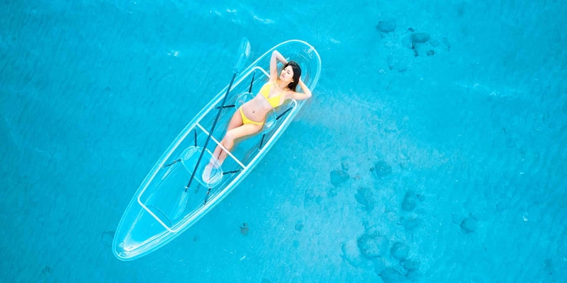 水面に寝そべっているみたい！？　 海の中が見える『クリアカヤック』に新タイプ登場