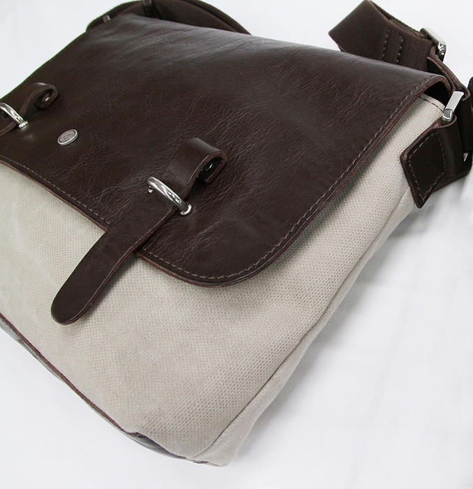 <全てメイドインイタリア。素材、デザイン、機能の三位一体>