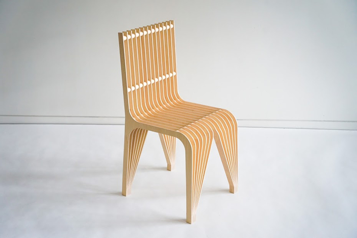 隈研吾氏デザインの椅子　制作：株式会社WOOD WORK