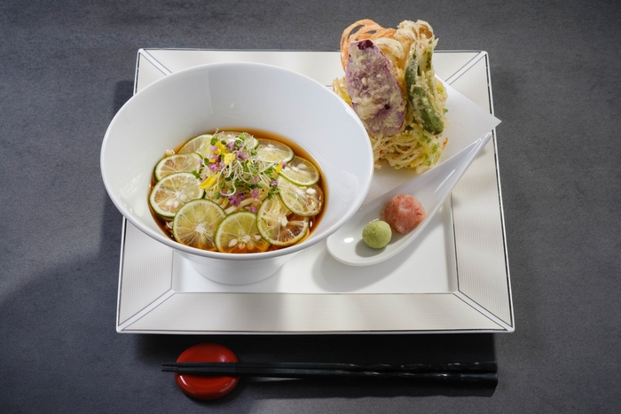 島野菜天ぷらとシークヮーサー蕎麦(冷)