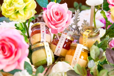 日本初、花をコンセプトにしたプリン専門店 「浜松プリンPriful」が6月2日“バラの日”限定で、 薔薇の花をプレゼントするイベントを開催！