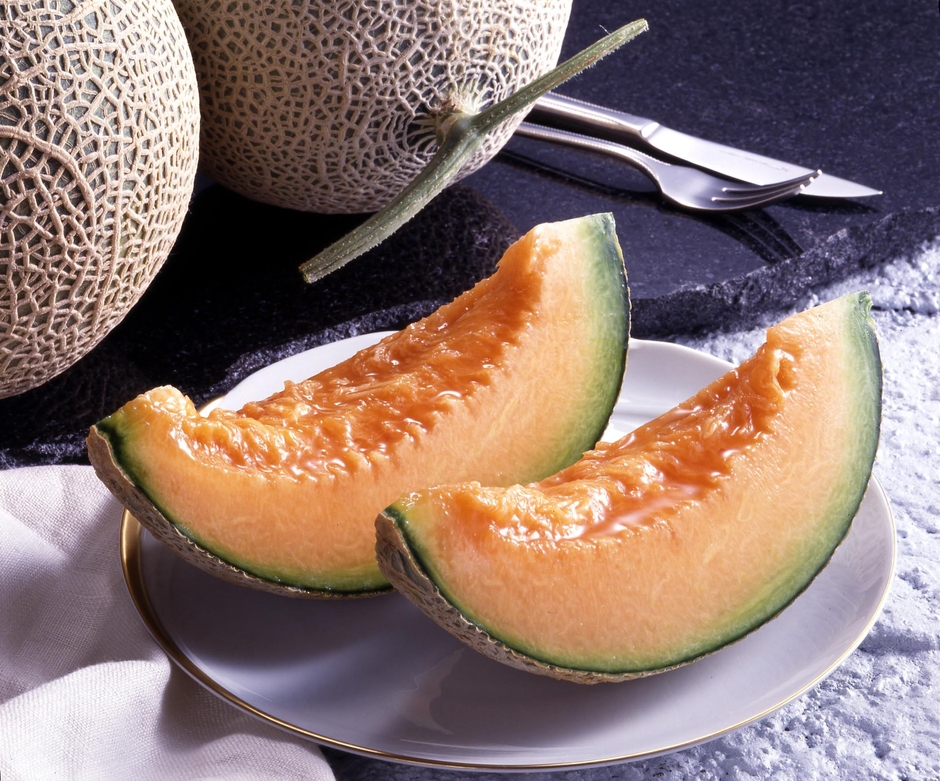 【北海道「赤果肉メロン」】