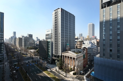 the b 大阪 御堂筋 外観