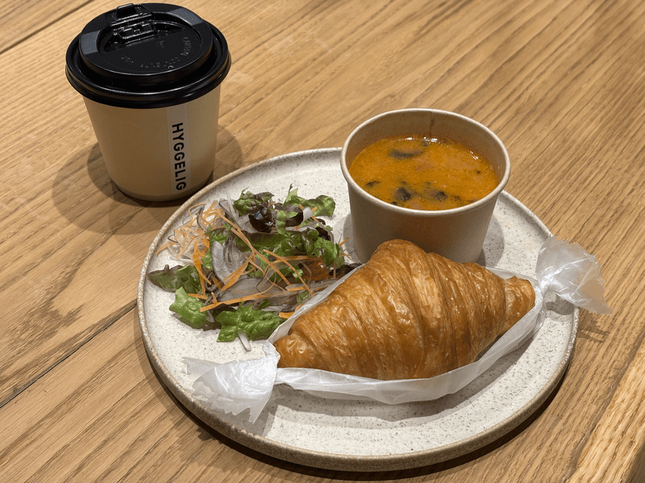 【Aモーニング】クロワッサン1個・サラダ・スープ・ドリンク付