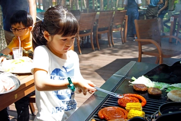 50年目の夏休み！「水遊び場」や「森の中のカブト虫狩り」などちょっと懐かしい夏休みをたのしめる「わんぱくまつり」開催【富士すばるランド】