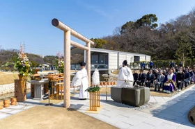 神仏が共に祈る、秋の祭祀・供養。大阪メモリアルパーク「竹田式古墳墓」で『御霊祭』を斎行、64名のお名前を奉読