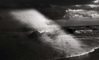 写真展「砂の下の鯨」より (C)Shiho Yoshida, Courtesy of Yumiko Chiba Associates