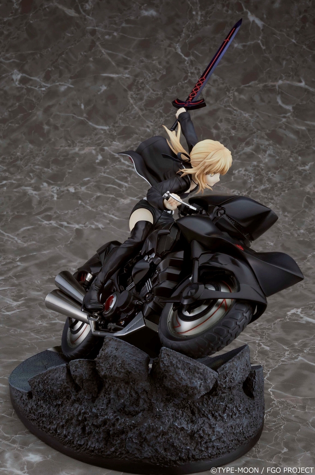 「セイバー/アルトリア・ペンドラゴン〔オルタ〕＆キュイラッシェ・ノワール」3