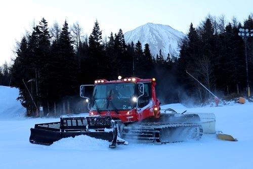 白銀世界を圧雪車でドライブ「圧雪車乗車体験」イベント！