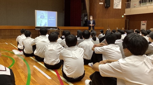 令和4年（2022年）に実施したネットマナー講習会の様子