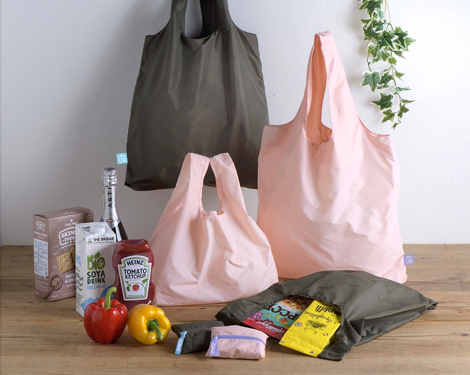 シンプルかつおしゃれ感のあるカーキ・ピンクの2色展開