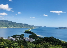 7月7日から　京都府宮津市
作者トークショーとあわせて楽しむ
『ざつ旅 -That's Journey-』複製原画展を開催