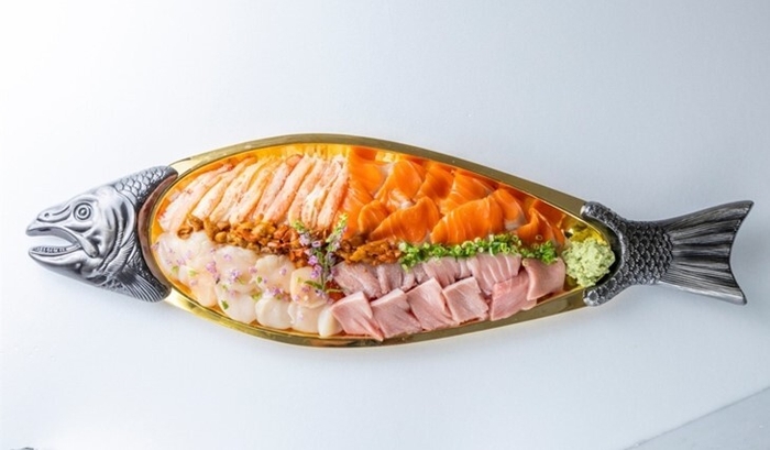 遡上丼 メス(豪華!7種類の海鮮)