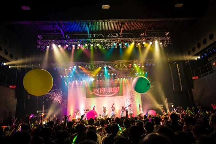 ZEPPワンマンでは特大バルーンやキャノン砲などの特殊効果も