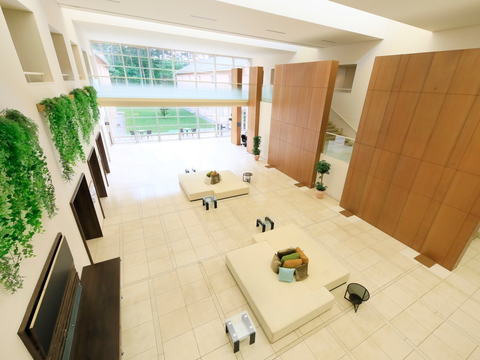 開放感のあるロビー