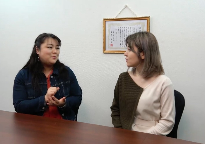 SIZUKU(左) 河野文医師(右)