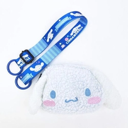 サンリオとトートバッグ専門店「ルートート」のコラボアイテム。コンパクトに収納も可能で、2つの表情が楽しめるショッピングバッグです。