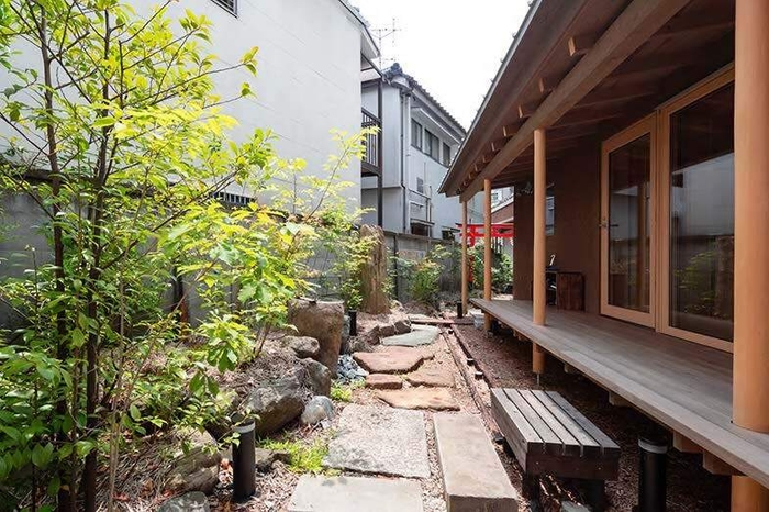 敷地内のかなめ稲荷神社