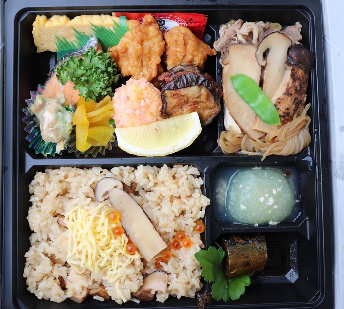 車内で食べた松茸弁当