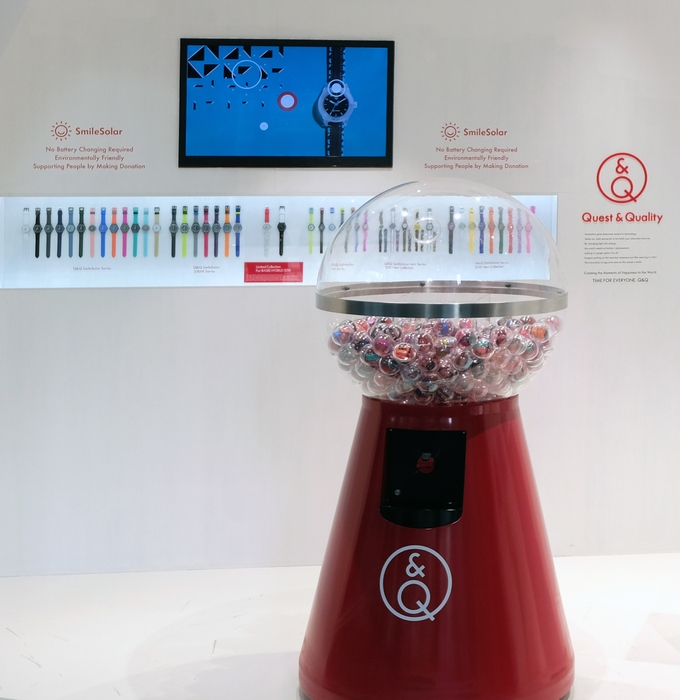 Q&Q SmileSolar BASELWORLDブース