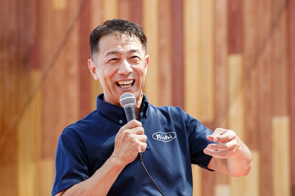 トークイベント中の森脇健児さん(7月28日)