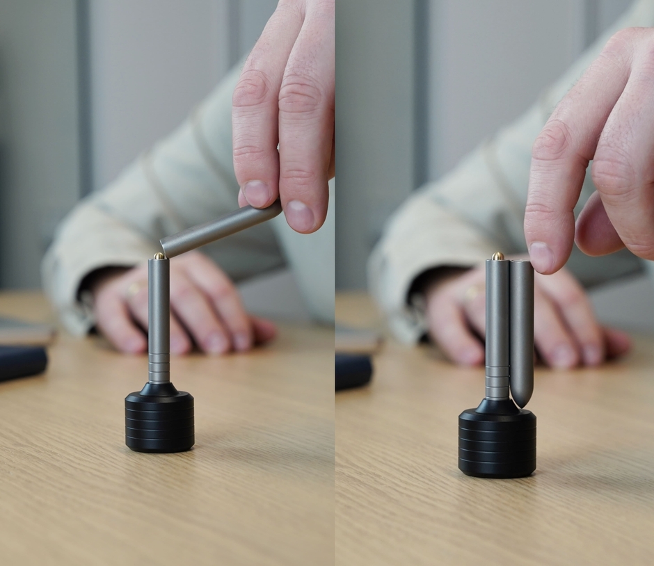 ペンスタンドに立てて回す