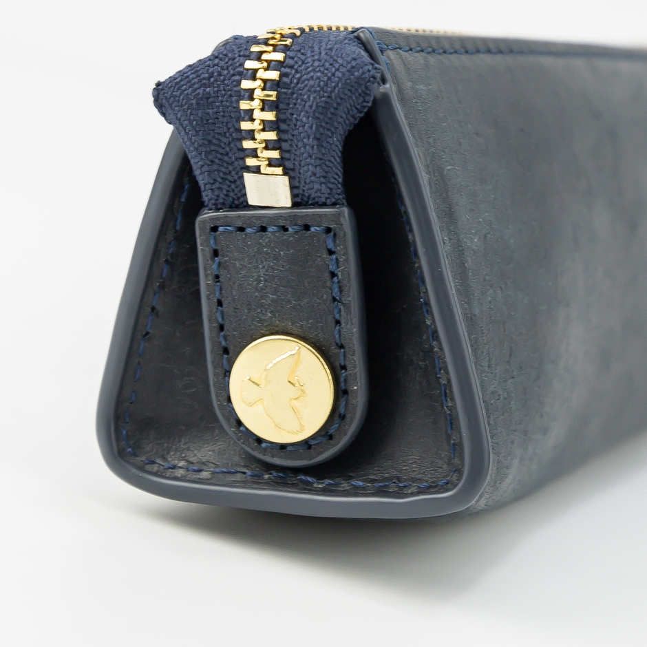 ブランドを象徴するロゴボタン