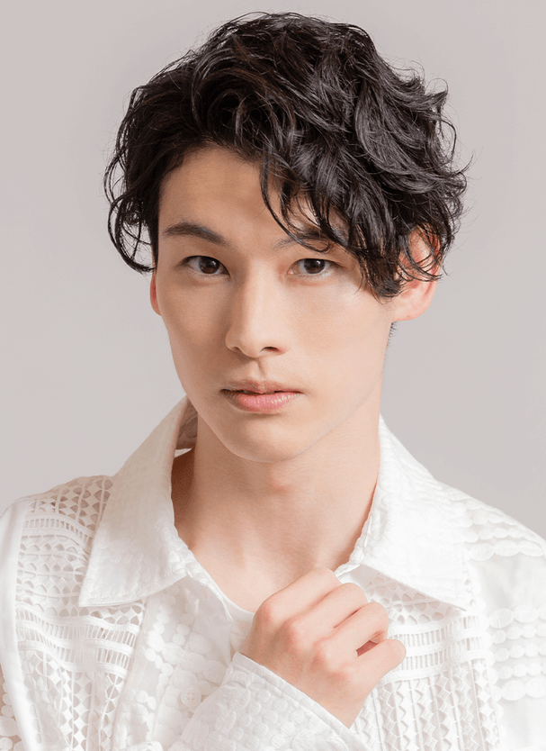 温晁(ウェン・チャオ)役 田内季宇