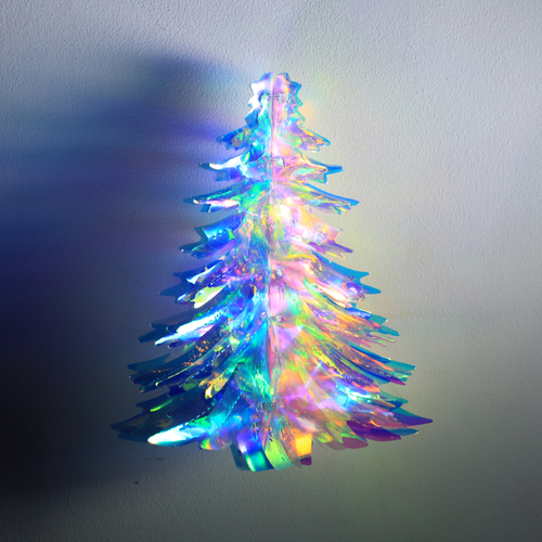 「オーロラ オーナメント Tree」光が当たると乱反射し、虹色に光ります