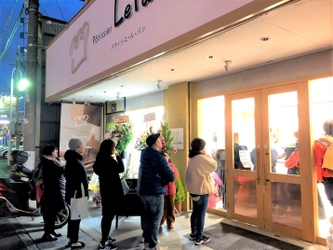 日本初！洋菓子店が開業した食パン専門店に行列が！？ 今年1月にグランドオープンし、 オープン後も完売が続く食パン専門店