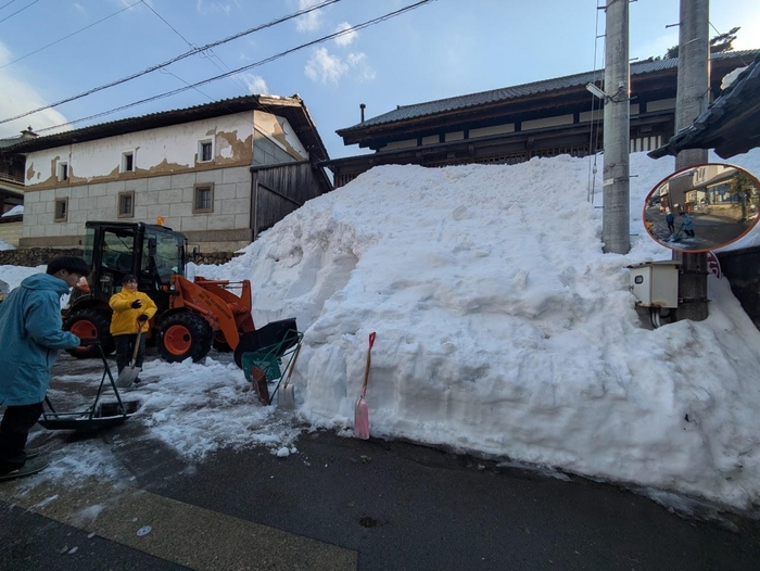 雪かきの手伝い