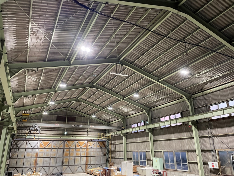 写真右:第八作業場(南東エリア)