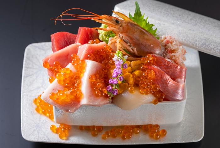 海鮮贅沢タカラ箱 6,380円(税込)