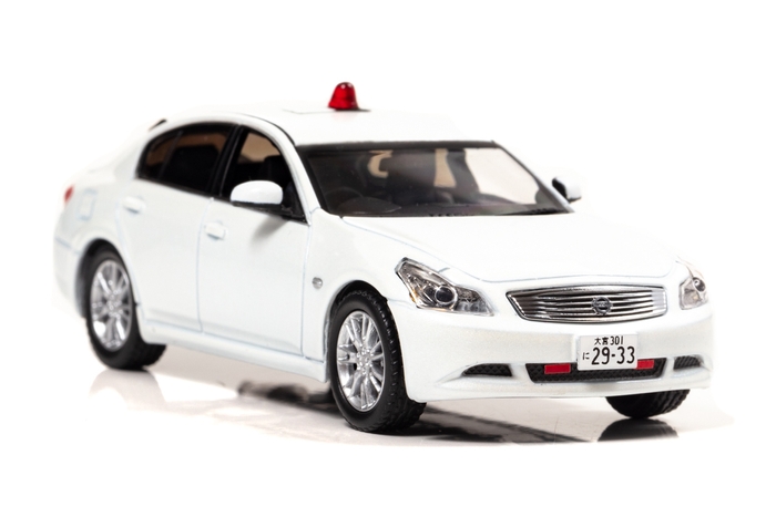 スカイライン埼玉県警察 覆面:右前