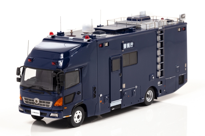 公安機動捜査隊指揮官車両:左前