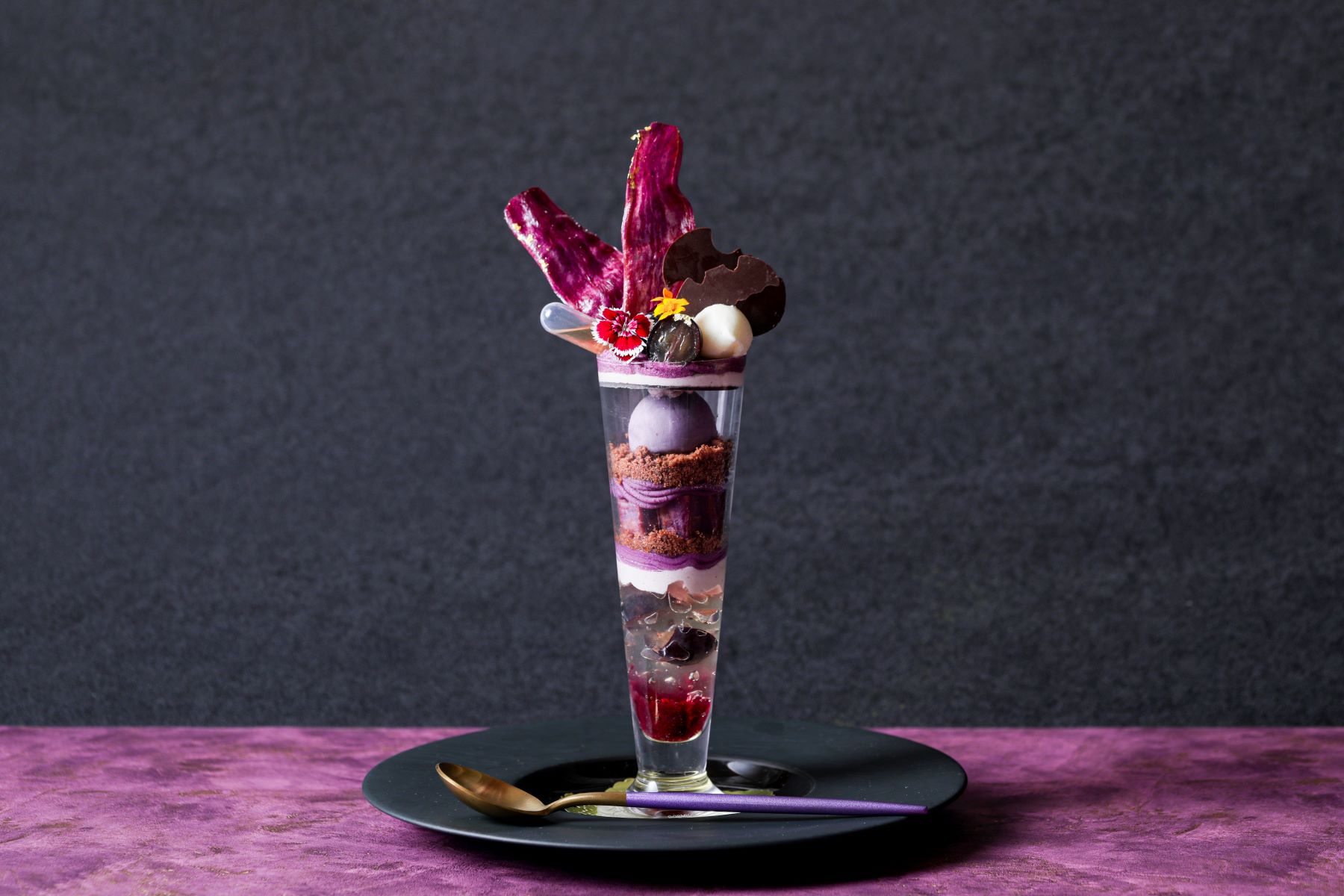 ハロウィン期間にぴったり！ 紫芋を使用した、パープルカラーのご褒美パフェが2週間限定で登場！  「大人のご褒美パフェ ～紫芋モンブラン～」期間限定販売