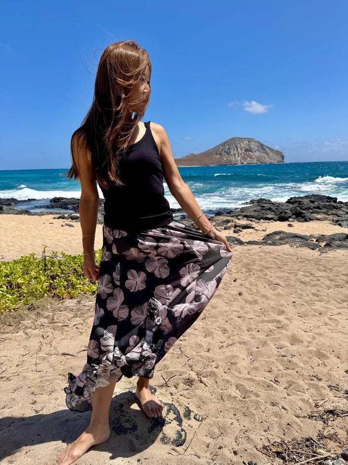 新作ブラックスカート