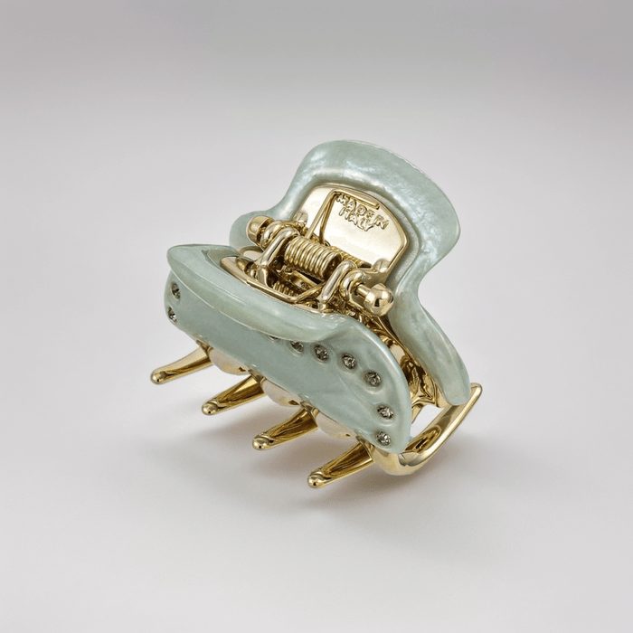 Gサイズは、現在展開している小ぶりサイズのようなコロンしたフォルムをそのまま大きく、見た目にも愛らしいデザイン