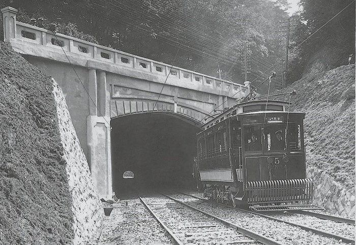 京都(三条大橋)に向かう京津電車