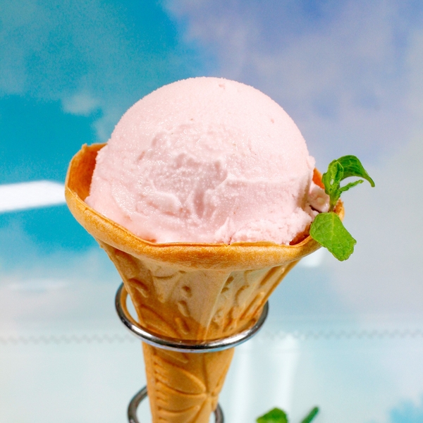 「薔薇のアイス」 600円