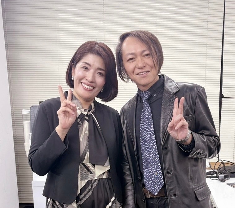 代表の福岡と杉山教授