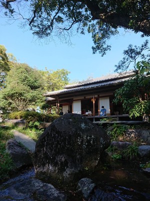 英門でのお茶会の様子