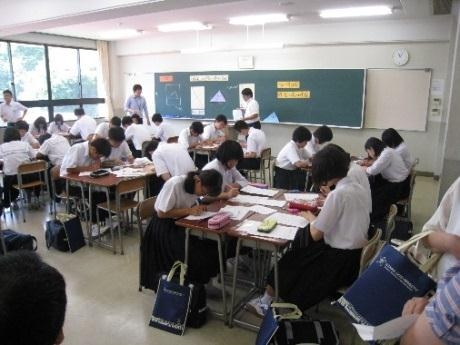 夏のオープンすくーる 高校体験授業の様子