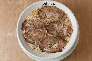 「sketch.」伝説のカルボナーラ×「麺屋優光」　 一日限定だったコラボラーメンが通常メニューとして7月22日登場