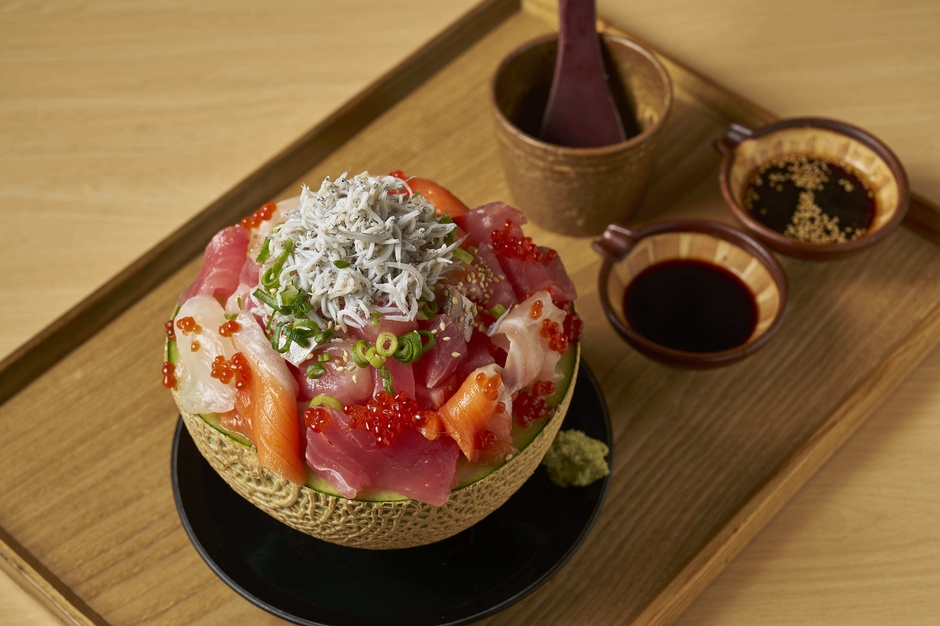 メロ盛り海鮮てっぺん丼