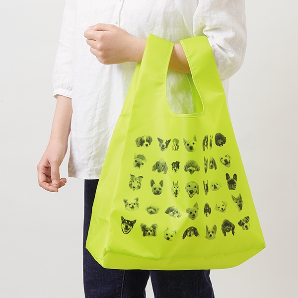 マチがしっかりあるから、コンビニ弁当やお肉パックも傾かない!