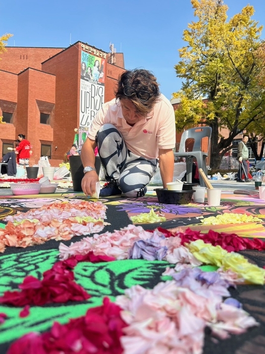 藤川靖彦制作風景(韓国ソウルにて)