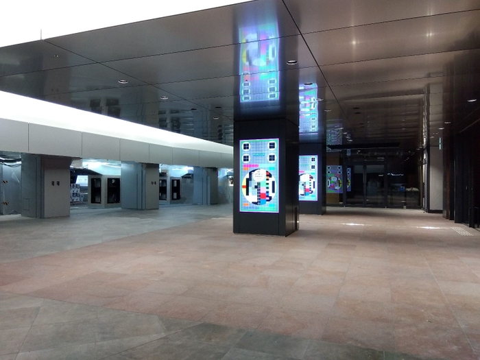 地下接続広場