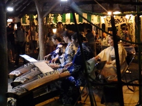 筝の演奏(昨年の様子)
