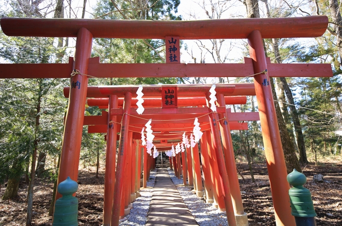 新屋山神社